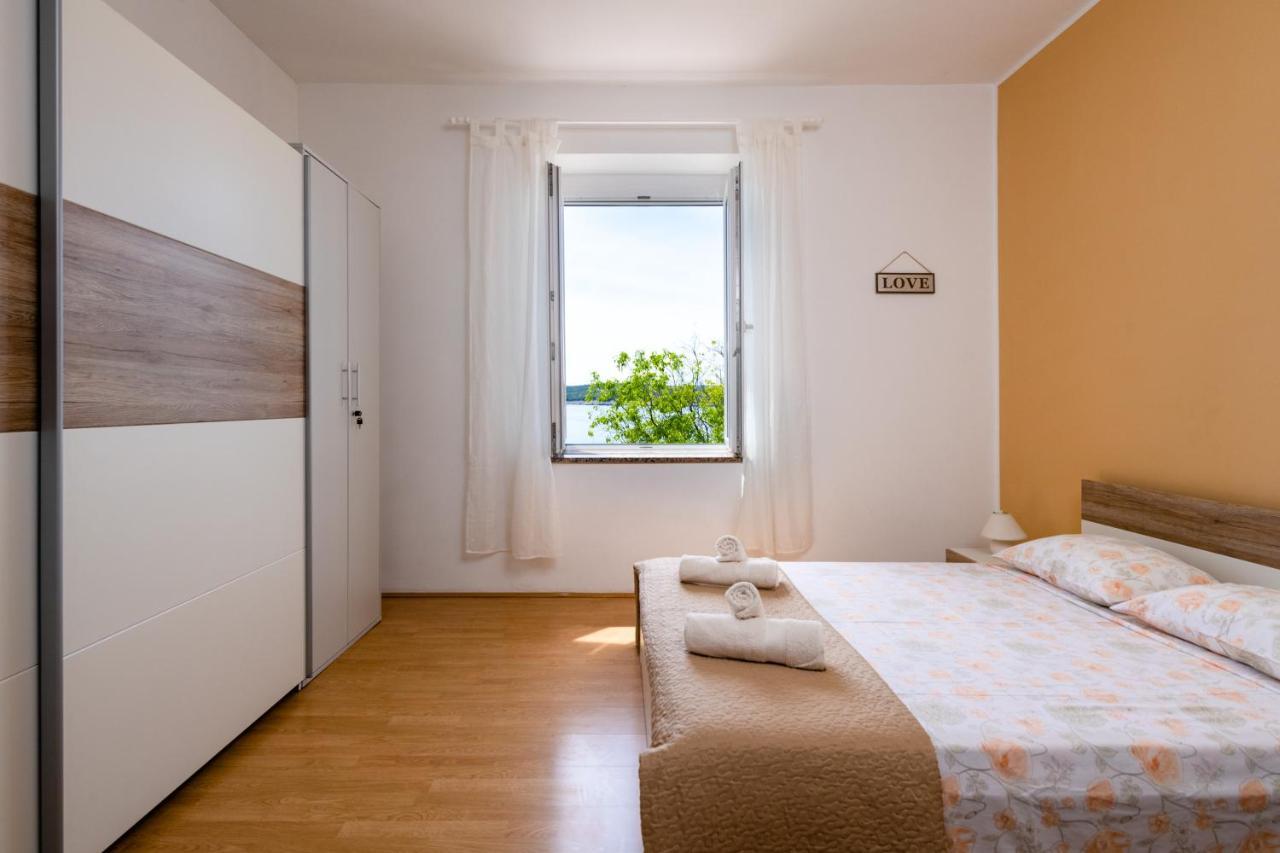 Apartment Dobric Koromačno Dış mekan fotoğraf